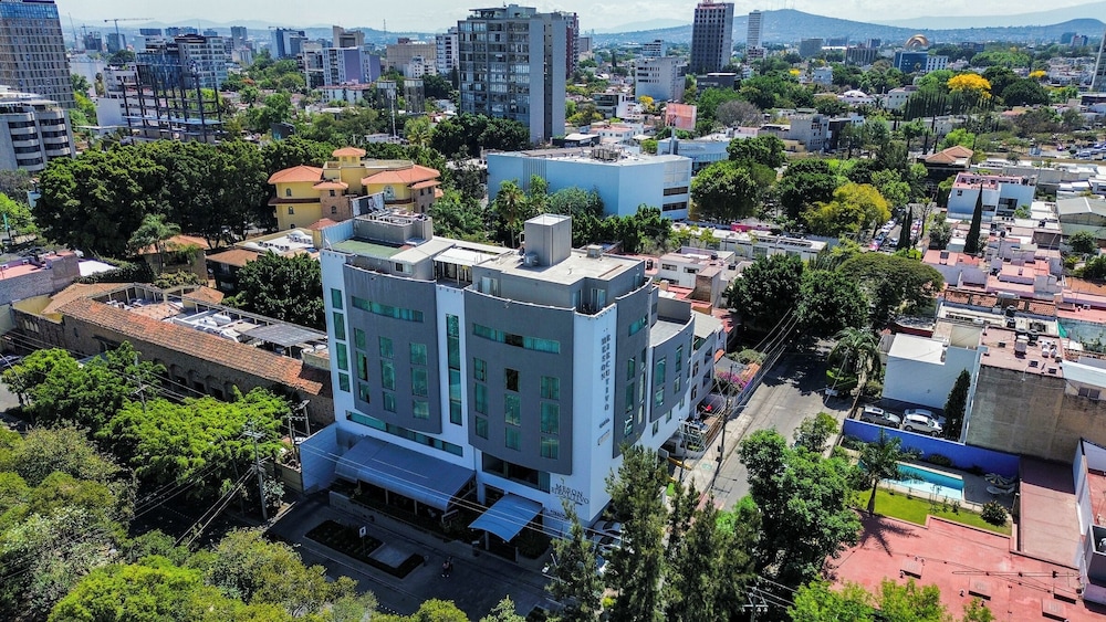 Meson Ejecutivo 4/70