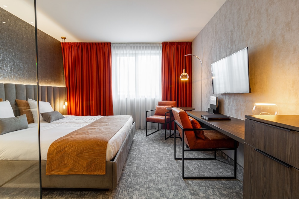 Congres Hotel Van Der Valk Mons 16/68