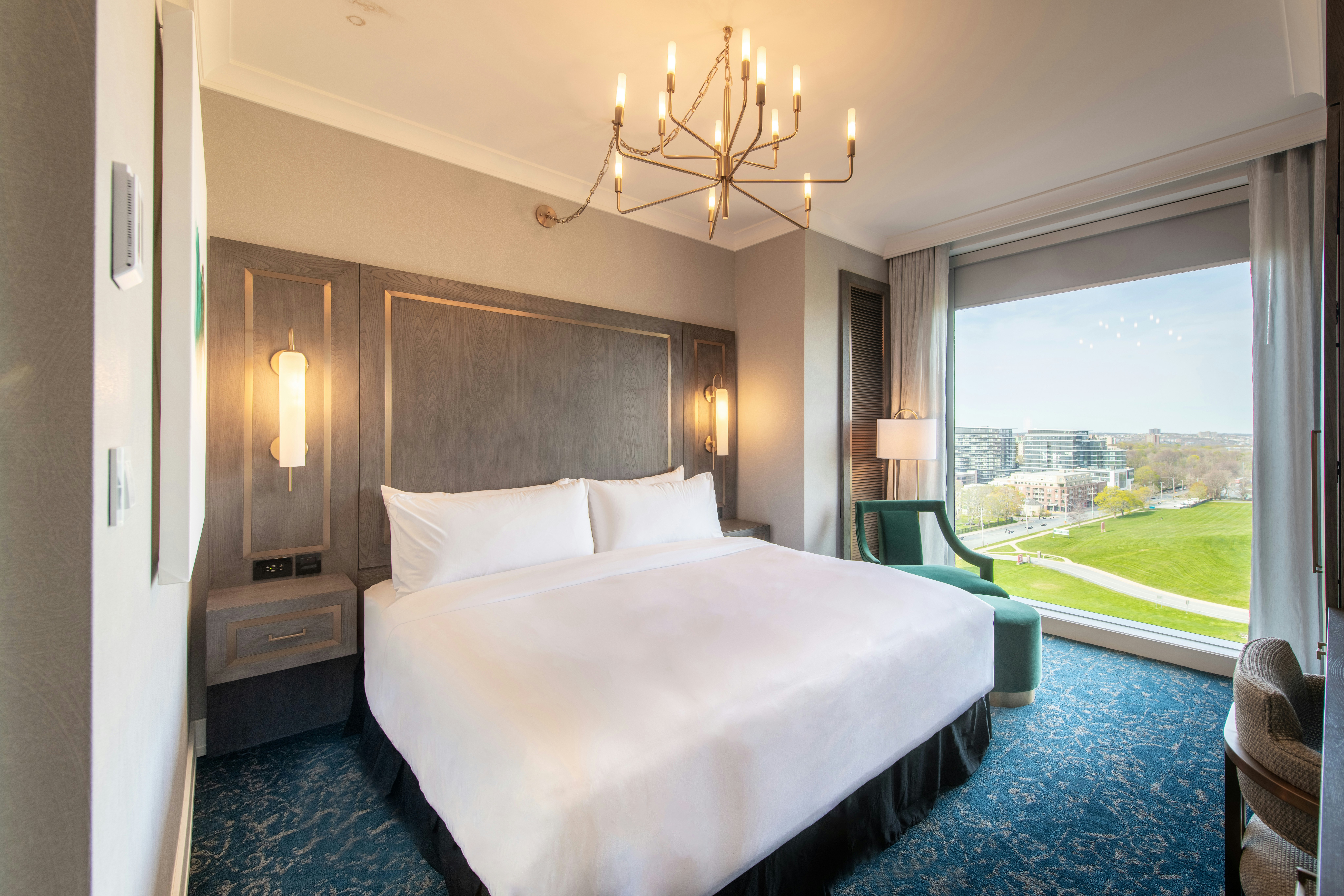 Standard, King Bed, Sutton Place Hotel Halifax 3/5