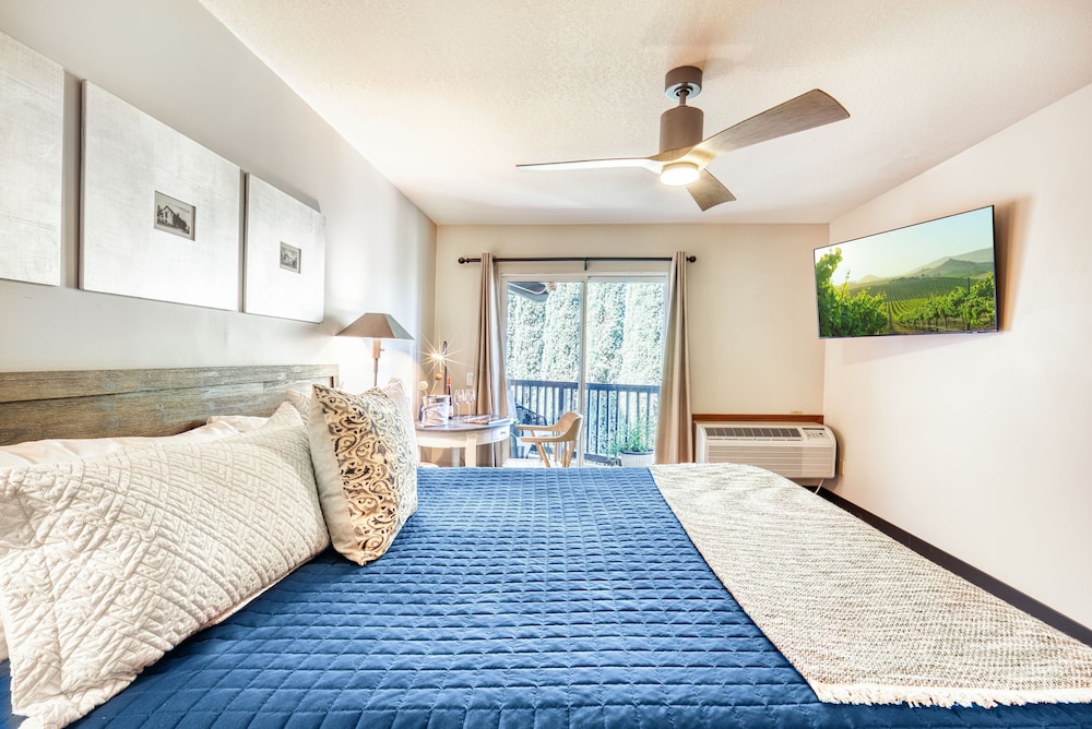 Deluxe, King Bed, Resort View