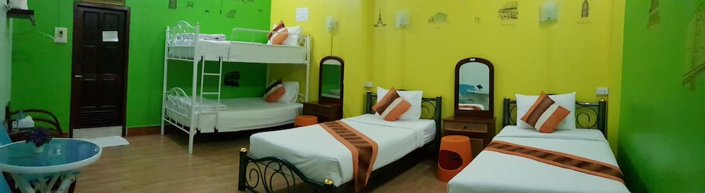 Phonepaseuth Hotel 48/55
