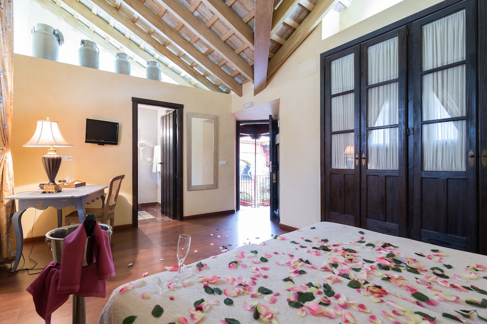 La Casona de Calderon Gastronomic And Boutique Hotel 12/50