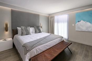 Renovated, Pines, Superior, King Bed, No View