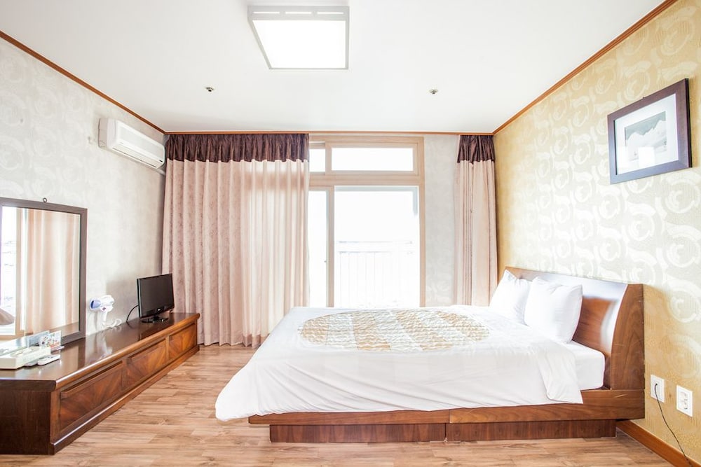 Il Sung Jeju Beach Resort 16/42
