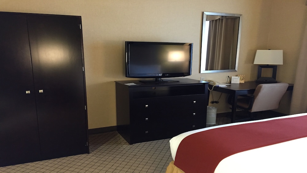 Holiday Inn Express Woodland 41/53