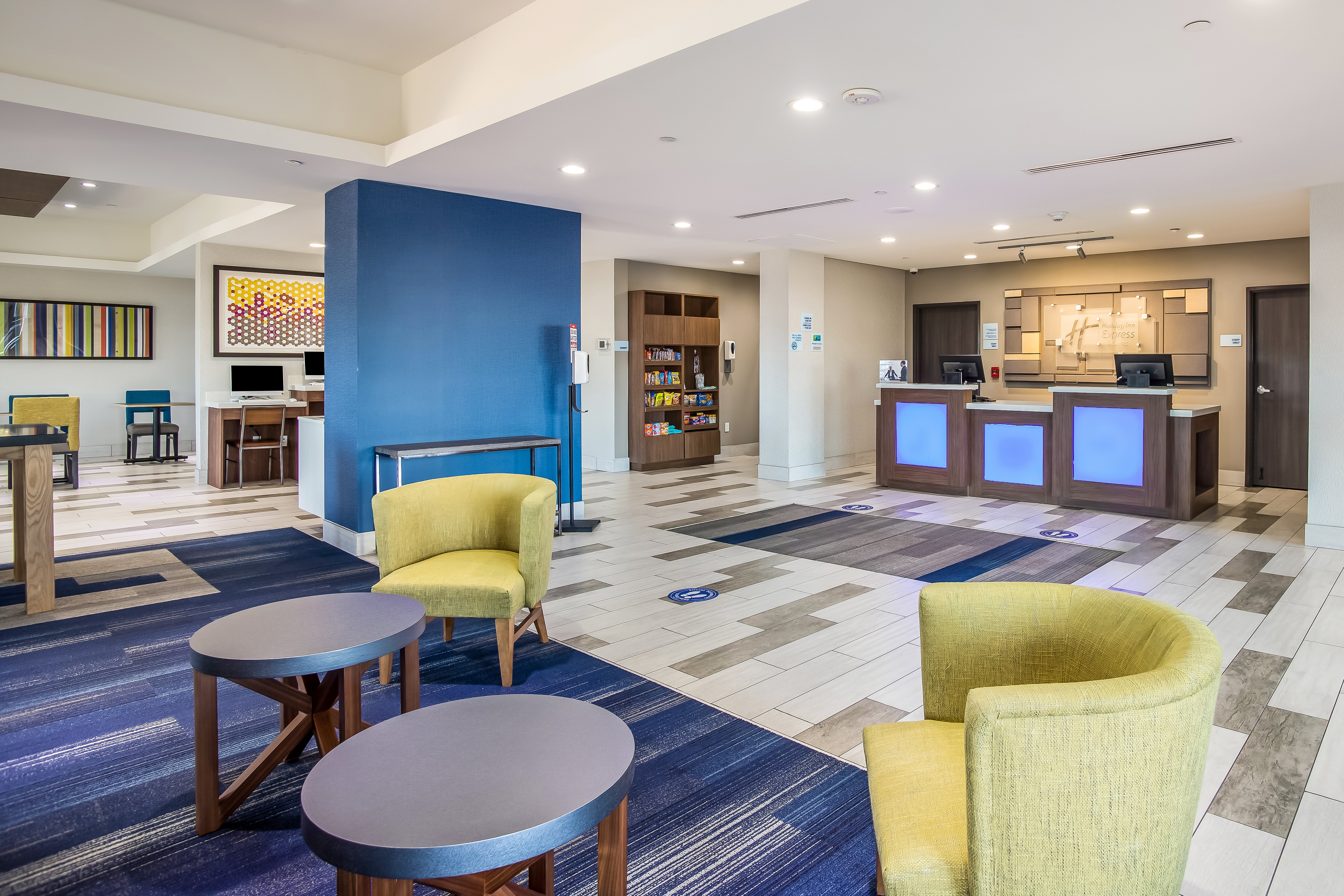 Holiday Inn Express Suites East Tulsa Catoosa 16/27
