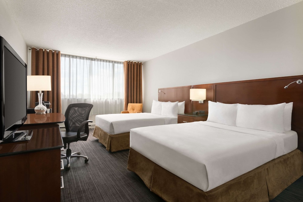 Travelodge by Wyndham Hotel & Convention Centre Quebec City 21/41