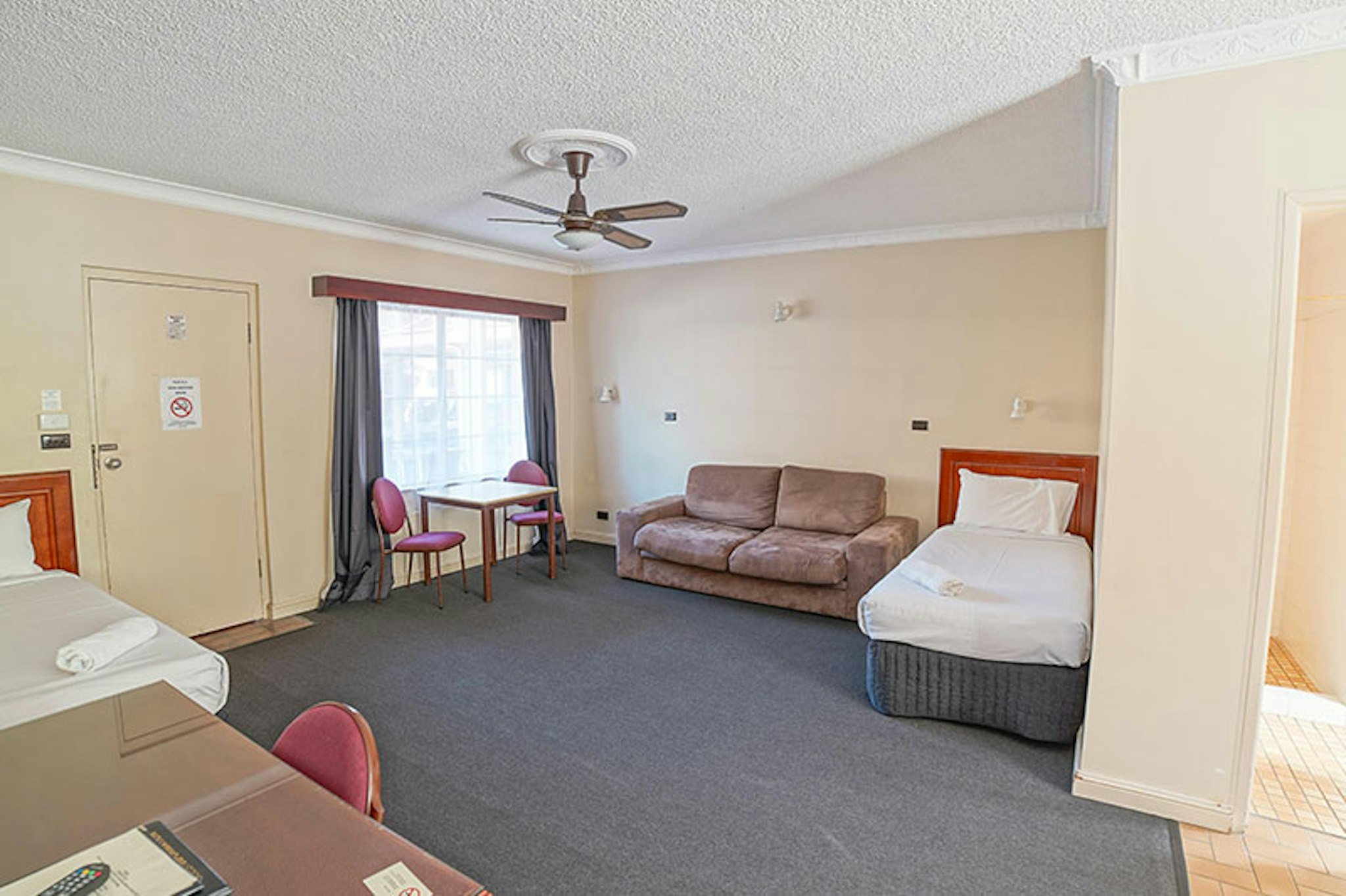 COUNTRY COMFORT COFFS HARBOUR 4/21