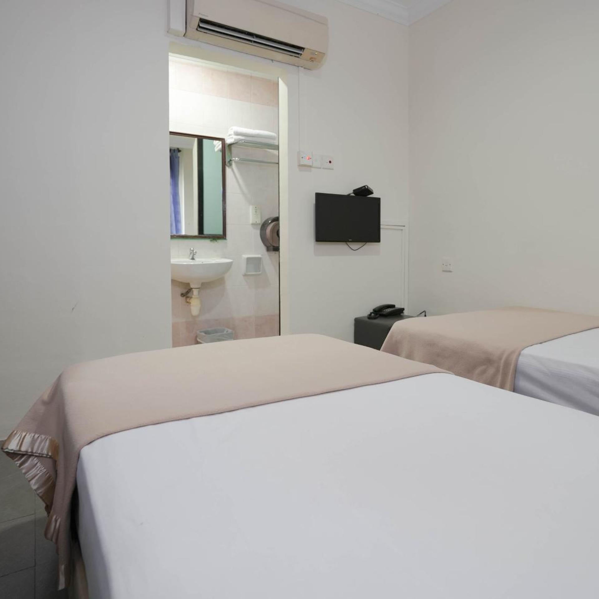 Deluxe, Double or Twin Bed