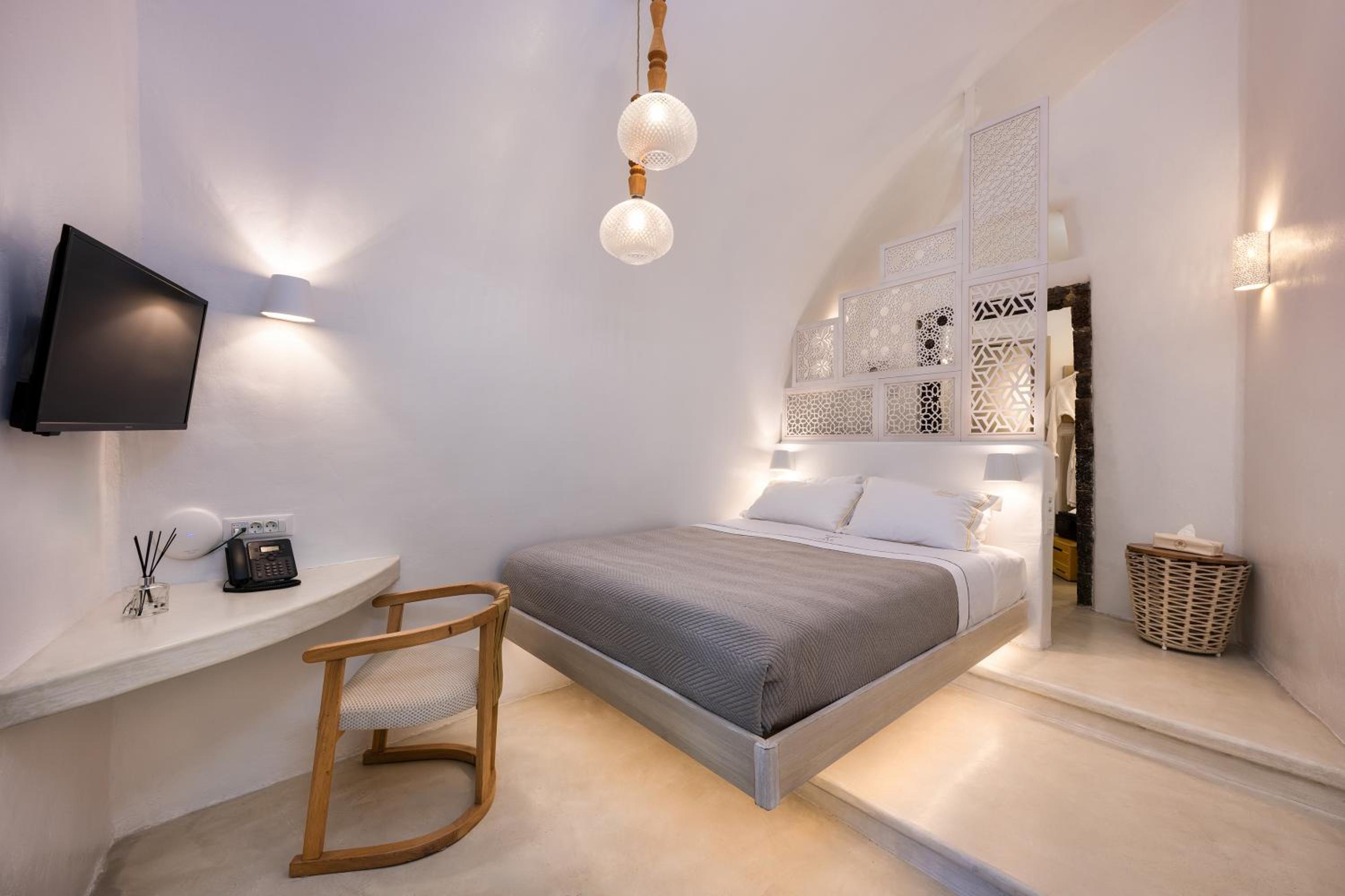 Cozy, Suite, Shared Balcony, Shared Bathroom