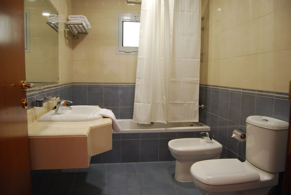 Al Madina Suites 28/29