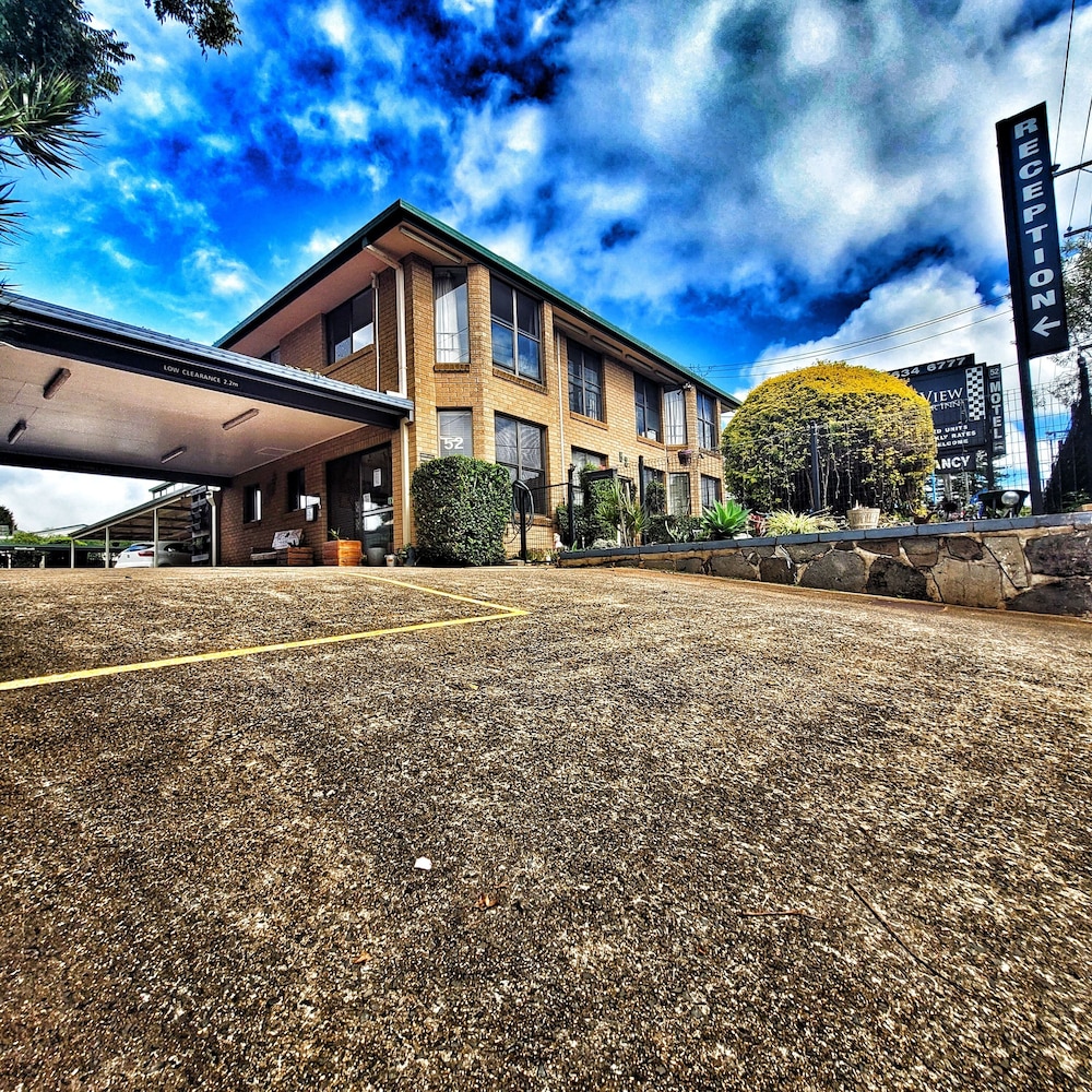 A Raceview Motor Inn 3/34