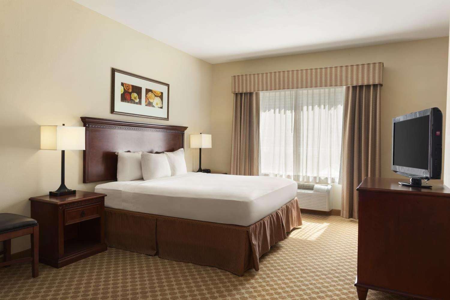 Country Inn & Suites by Radisson, Saraland, AL 3/8