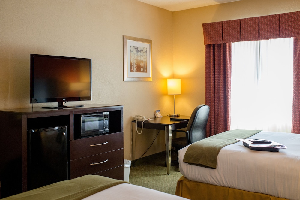 Holiday Inn Express Hotel Suites Oxford 11/46
