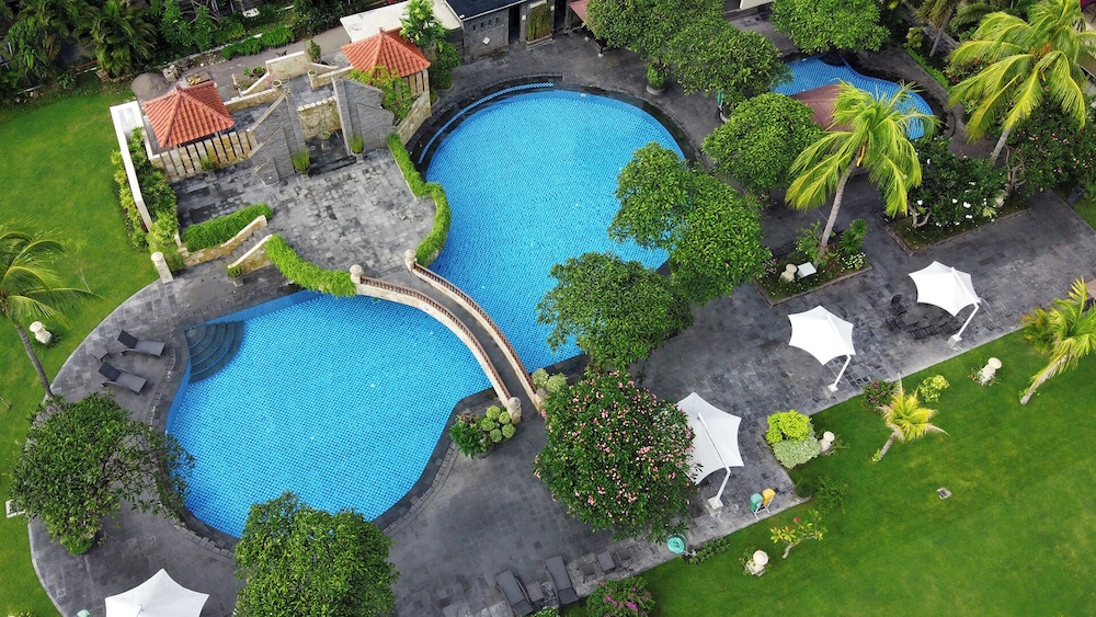 Lombok Raya Hotel 53/57