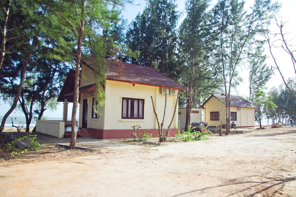 The Beach House Resort 12/56