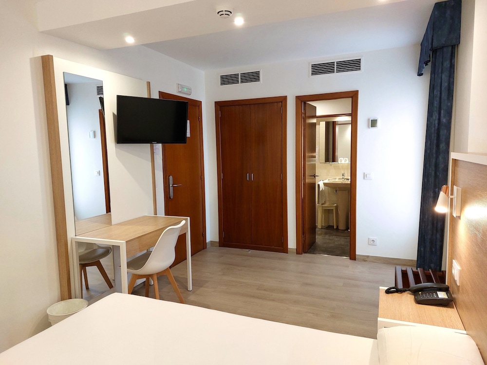 Hotel Costa Atlantica 43/49