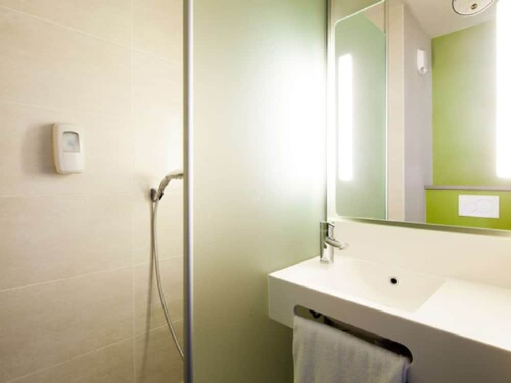 B&B HOTEL Lieusaint Carre Senart 3 etoiles 48/50