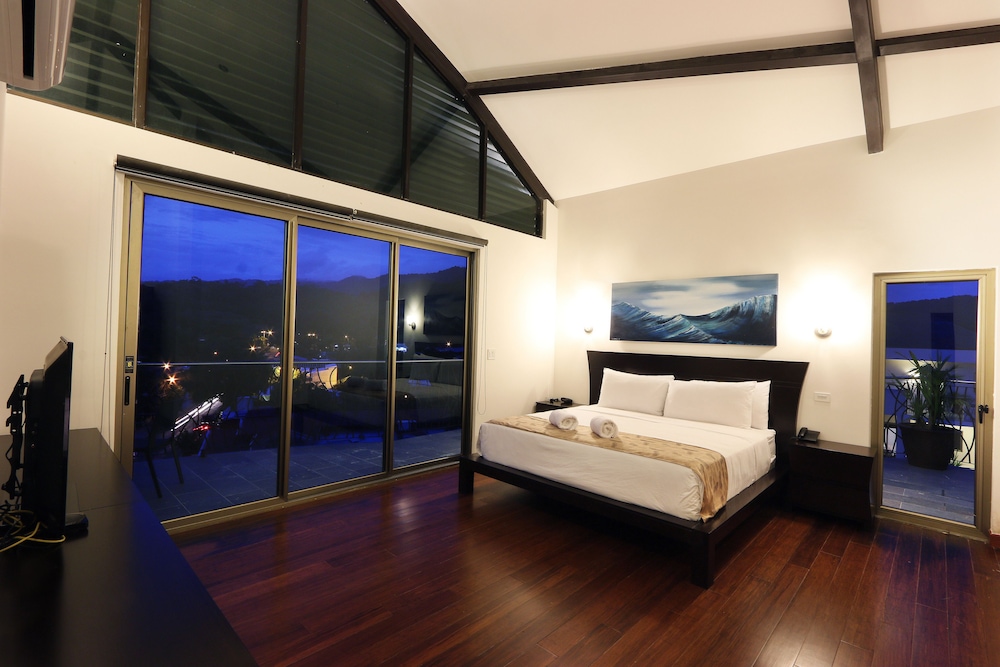 Sky Penthouses At Oceano 10/50