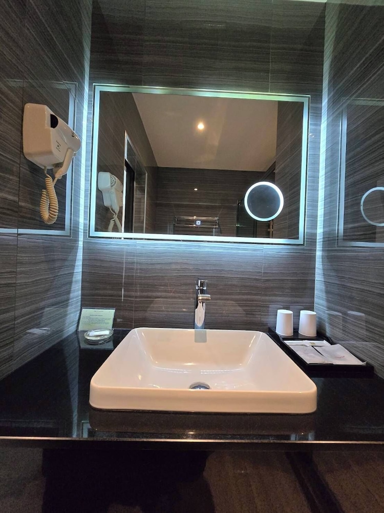 The TJ Hotel Pattaya 46/49