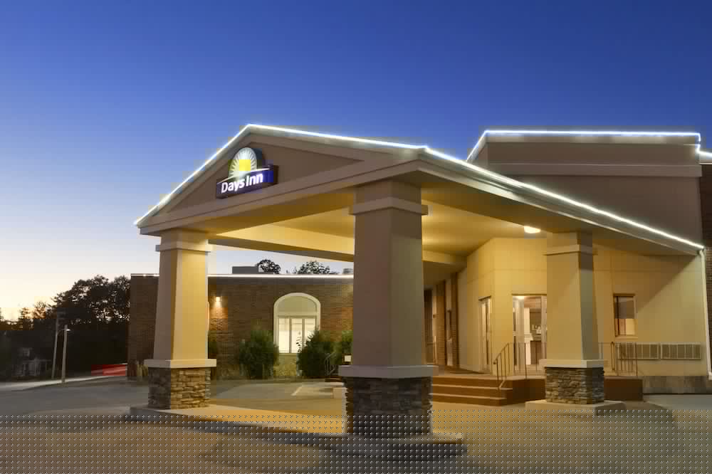 Days Inn by Wyndham Bridgewater Conference Center 1/40