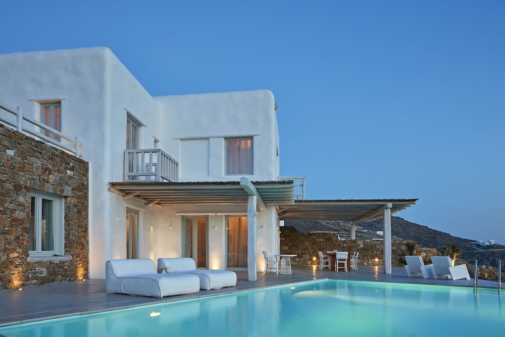 AMMOS VILLAS IN HOULAKIA 34/37