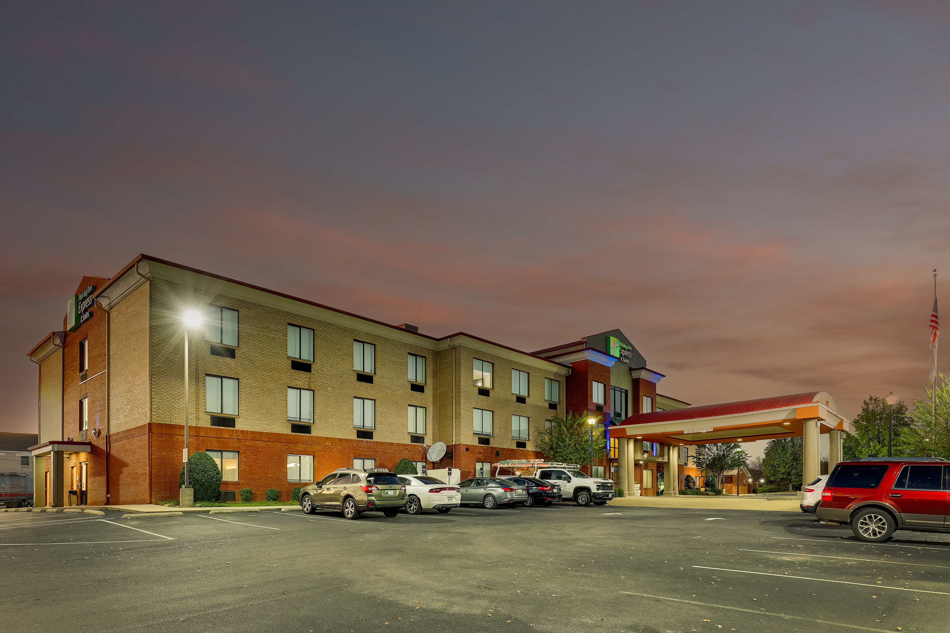 Holiday Inn Express Hotel And Suites Gadsden W Near Attalla 65/76
