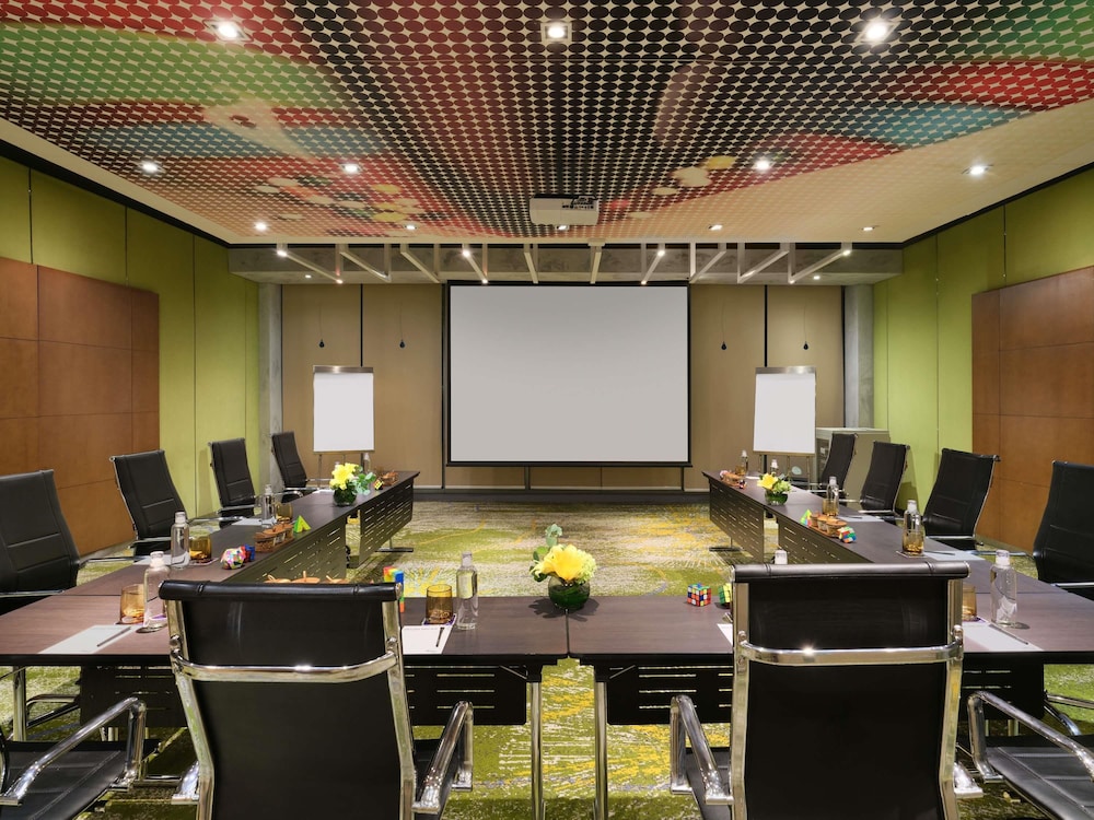 Pullman Jakarta Central Park 39/48