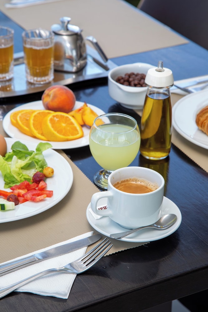 Malak Hotel 18/28