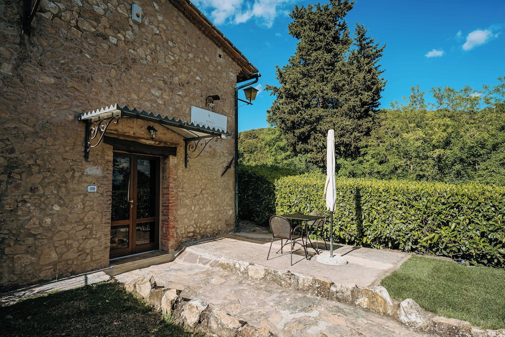 Residence Borgo Il Poggiaccio 38/82
