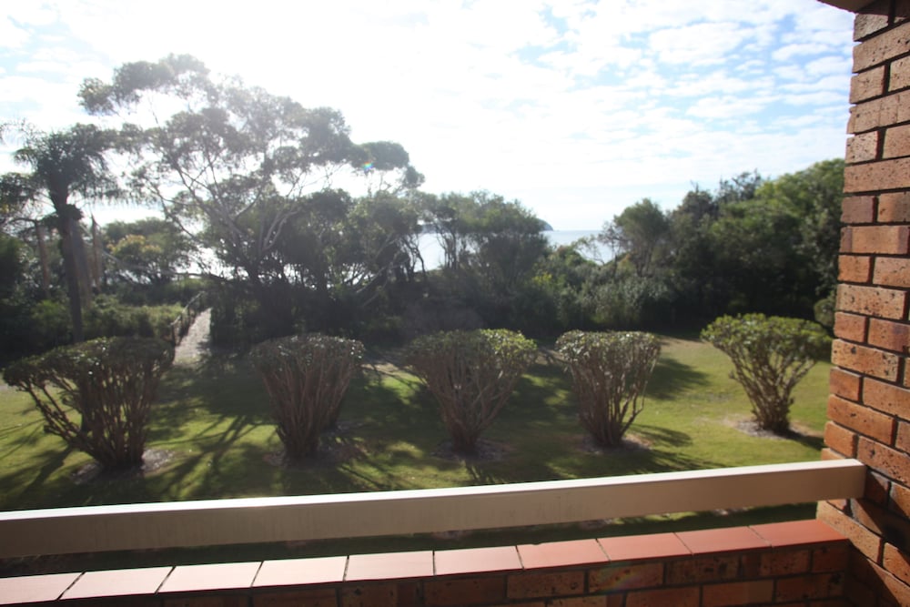 Beachfront Shoal Bay 12/16