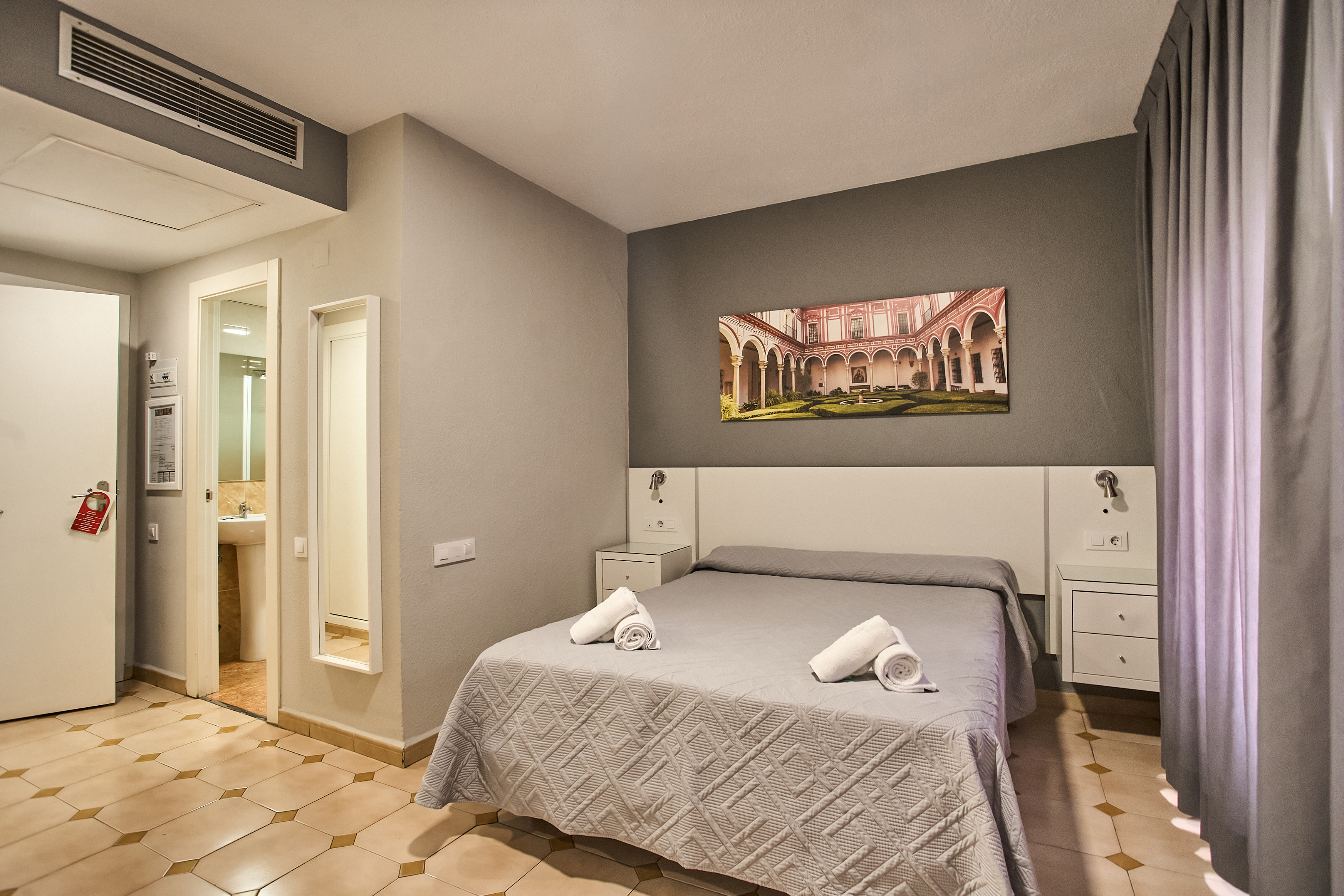 Resitur Apartamentos Turisticos En Seville 19/50