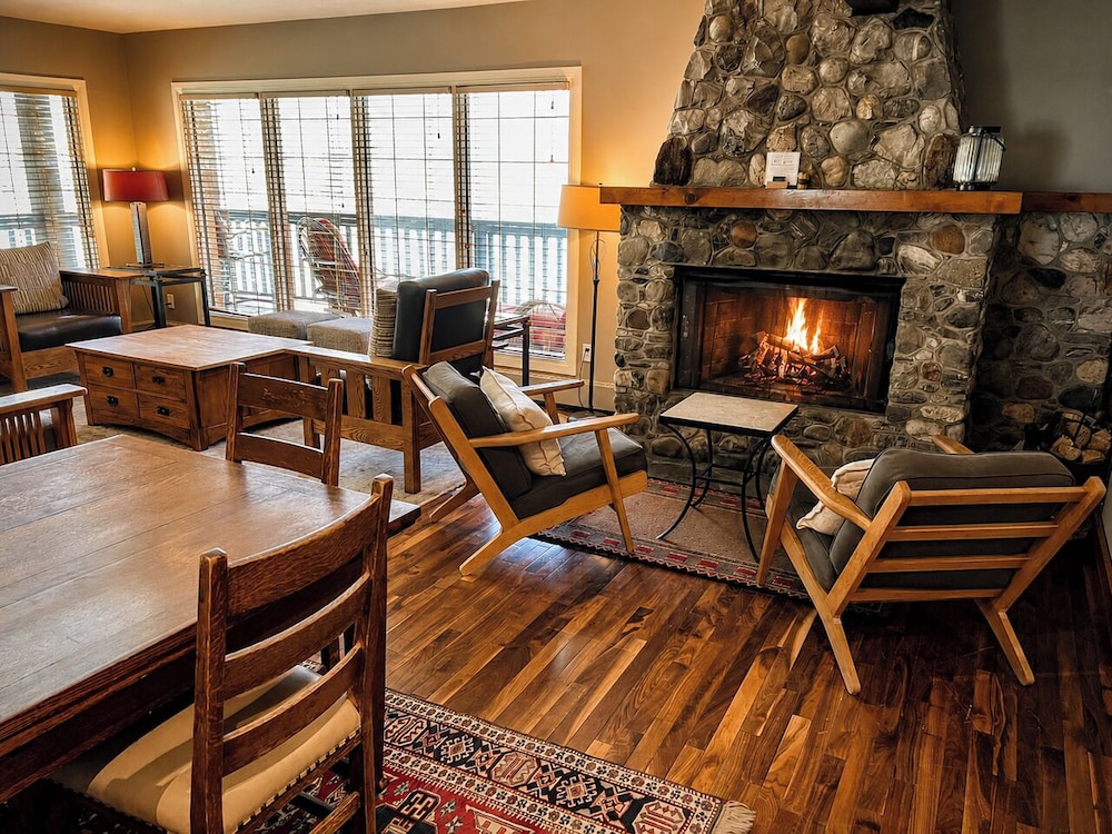 Emerald Lake Lodge 43/71