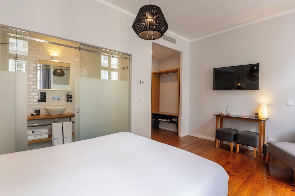 DELUXE, DOUBLE BED