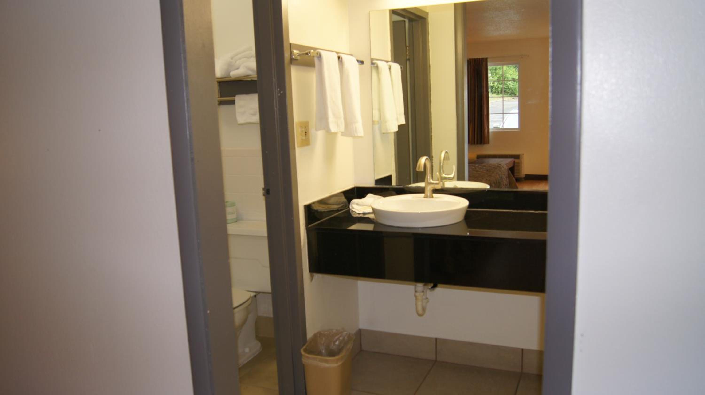 Executive Inn 34/36