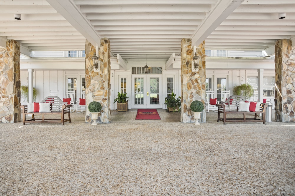 Gulf Hills Hotel and Retreat on the Water 7/52