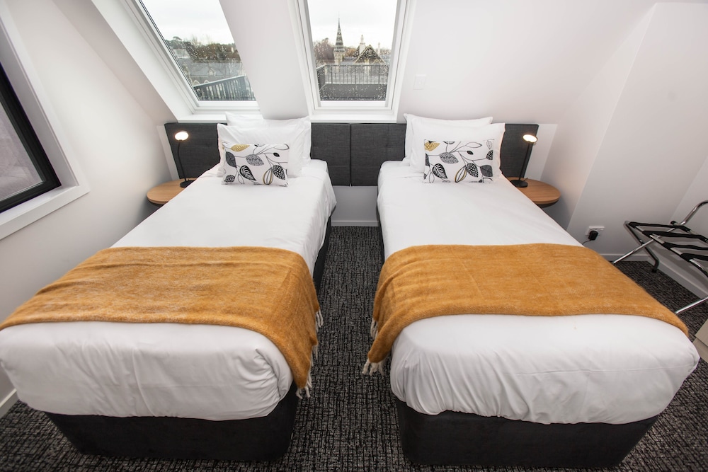 Hotel Give 39/79