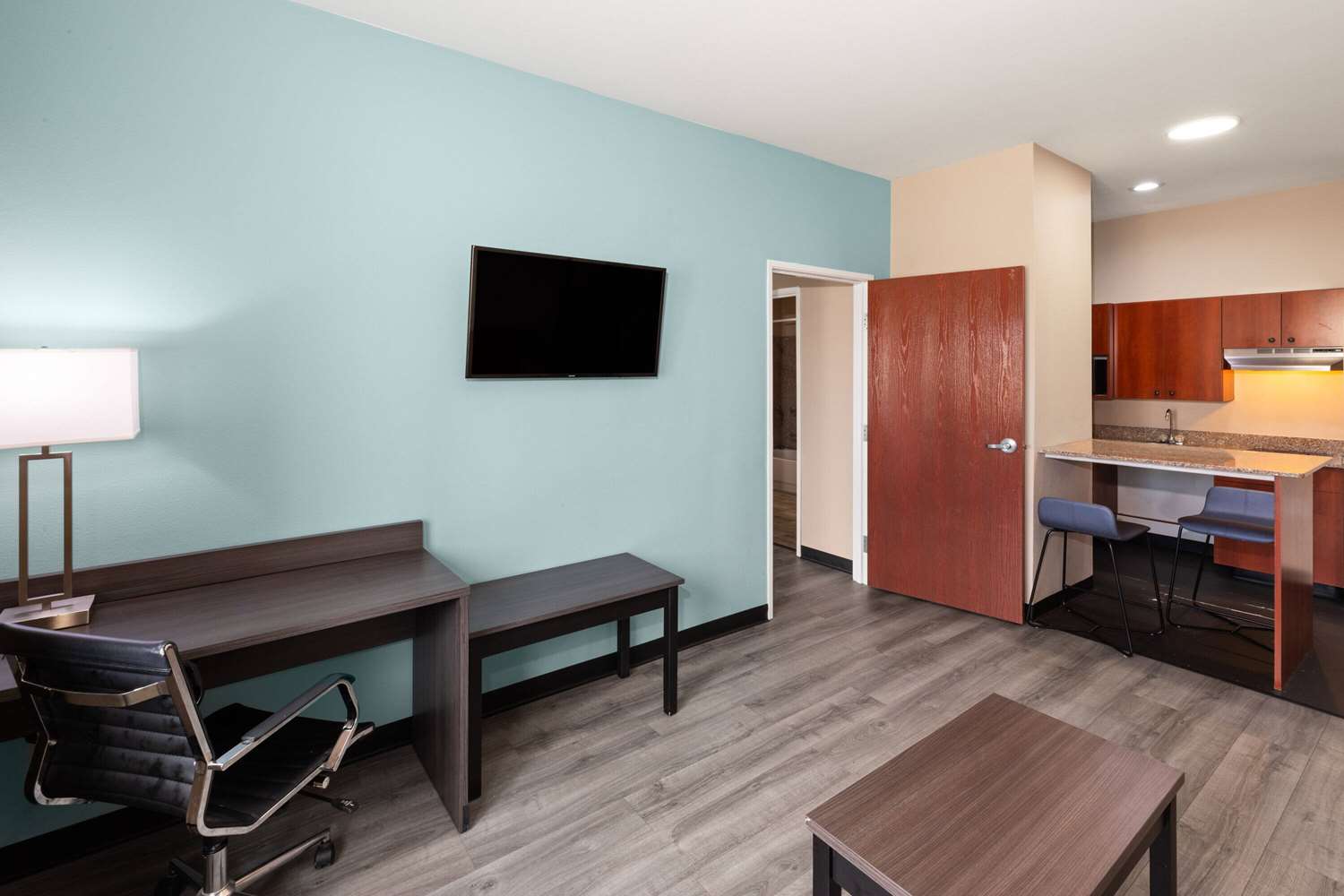 Super 8 by Wyndham Lubbock West 12/28