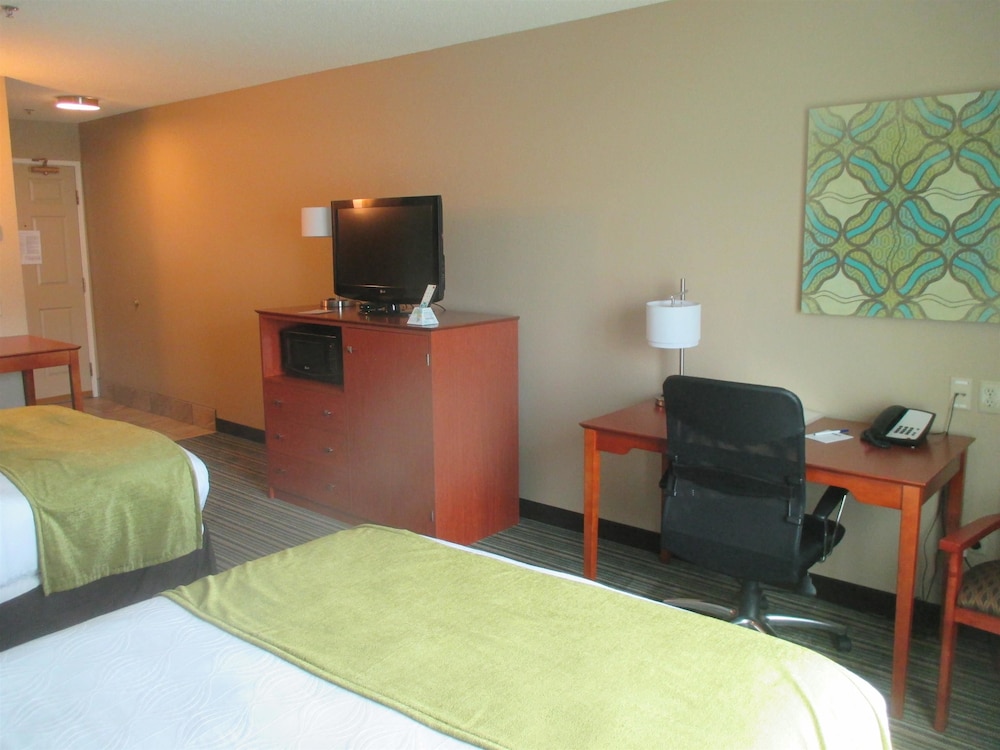 Best Western Plus Menomonie Inn & Suites 8/39