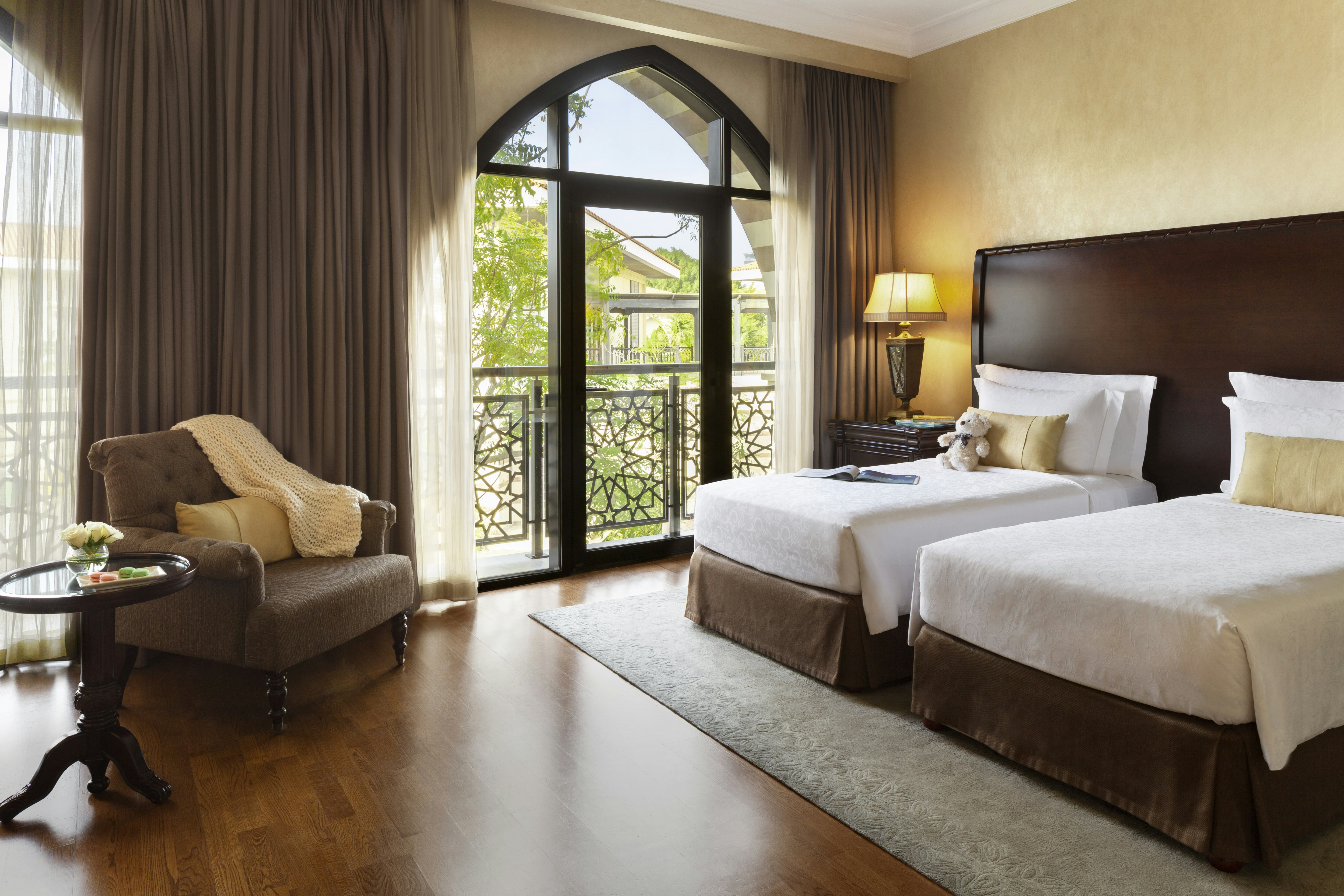 Royal, 5 Bedrooms, Residence, Sea Front