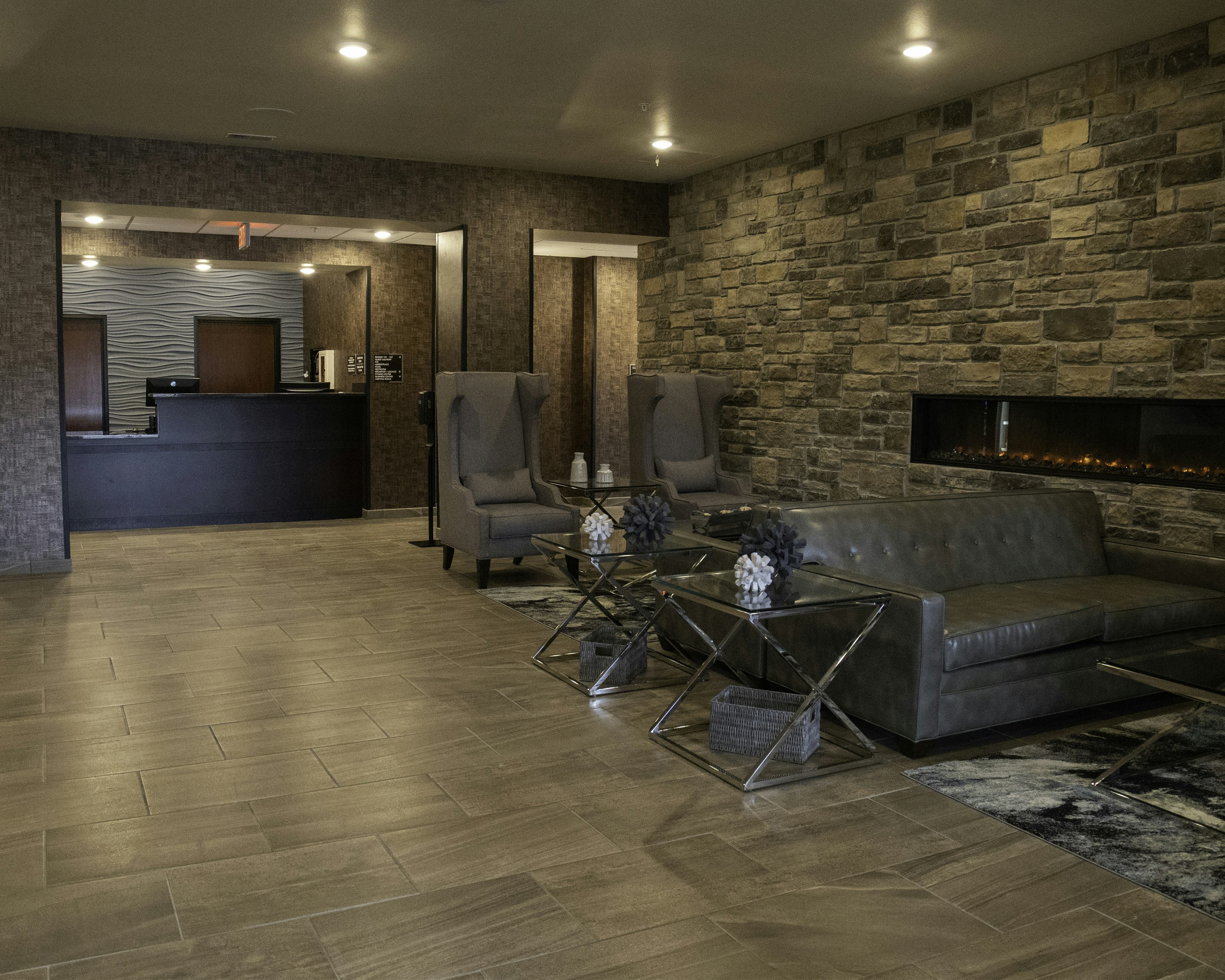 Cobblestone Hotel & Suites - Two Rivers 19/42