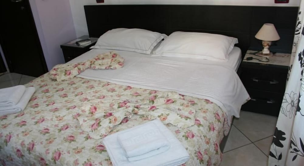 Jolly Hotel 34/47