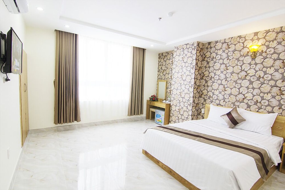 Ngoc Hanh Beach Hotel 14/75