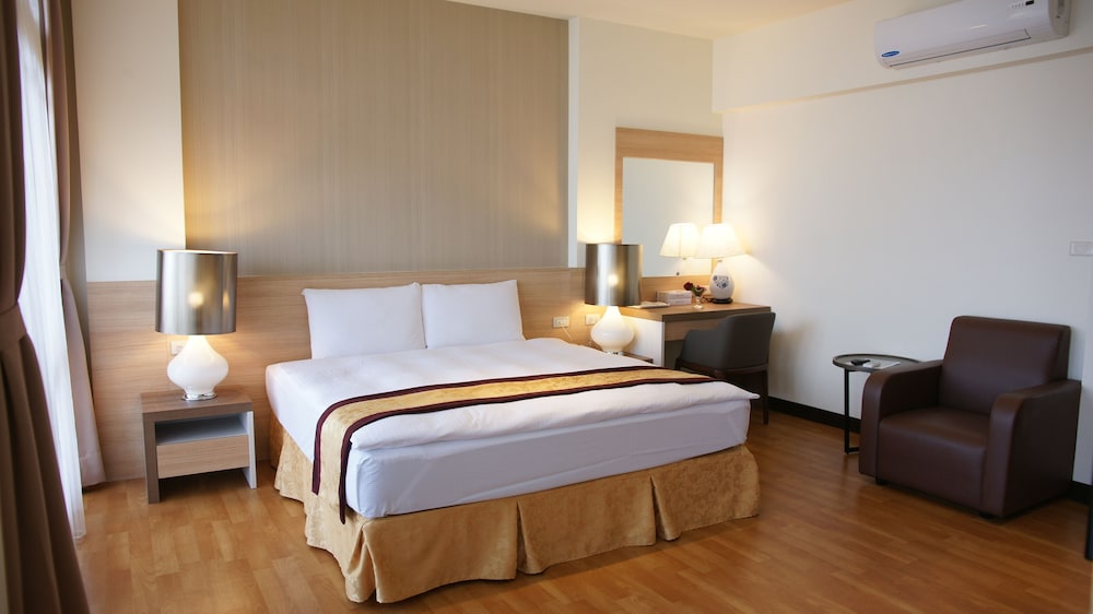 DELUXE, DOUBLE BED