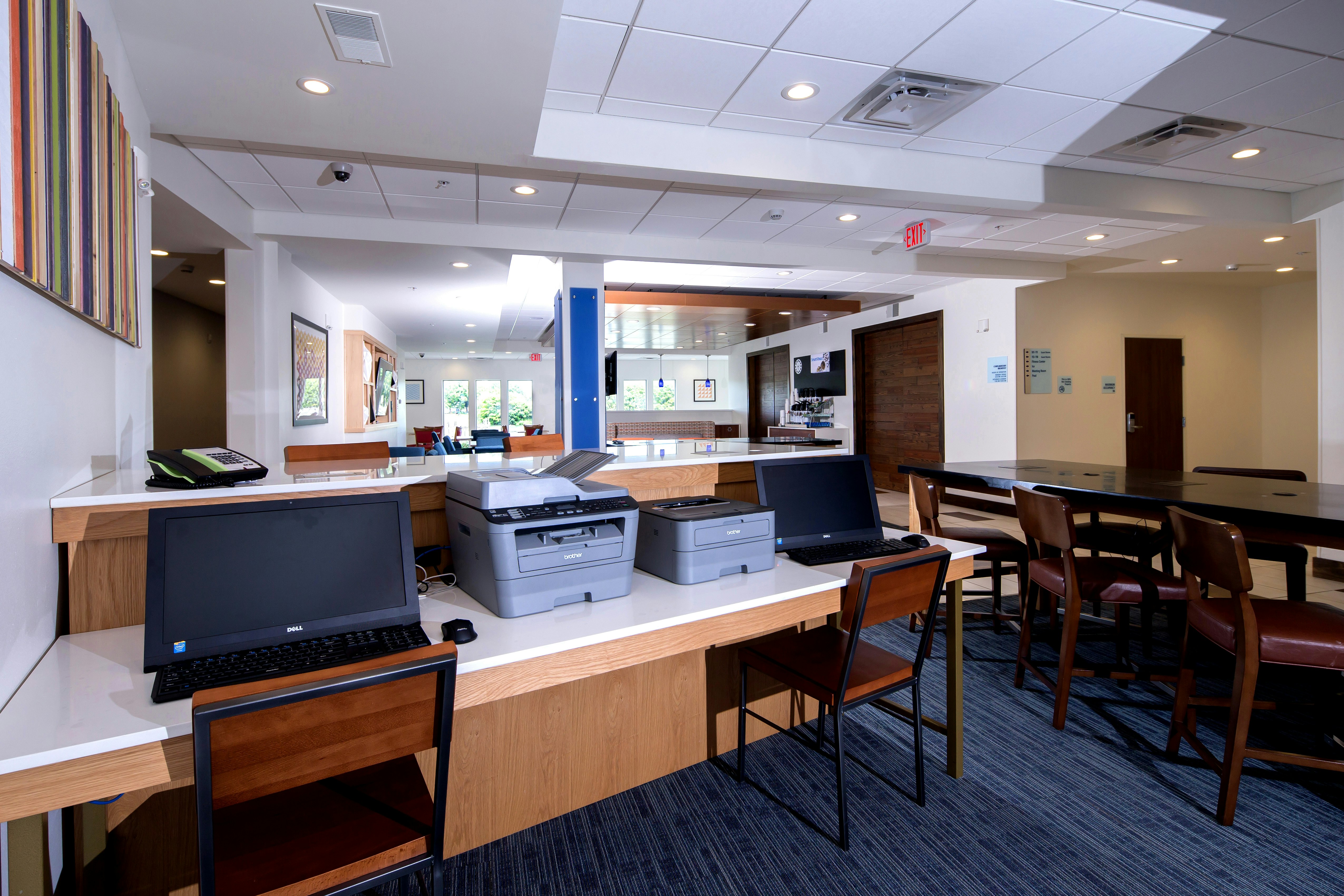 Holiday Inn Express Suites Gaylord 41/44