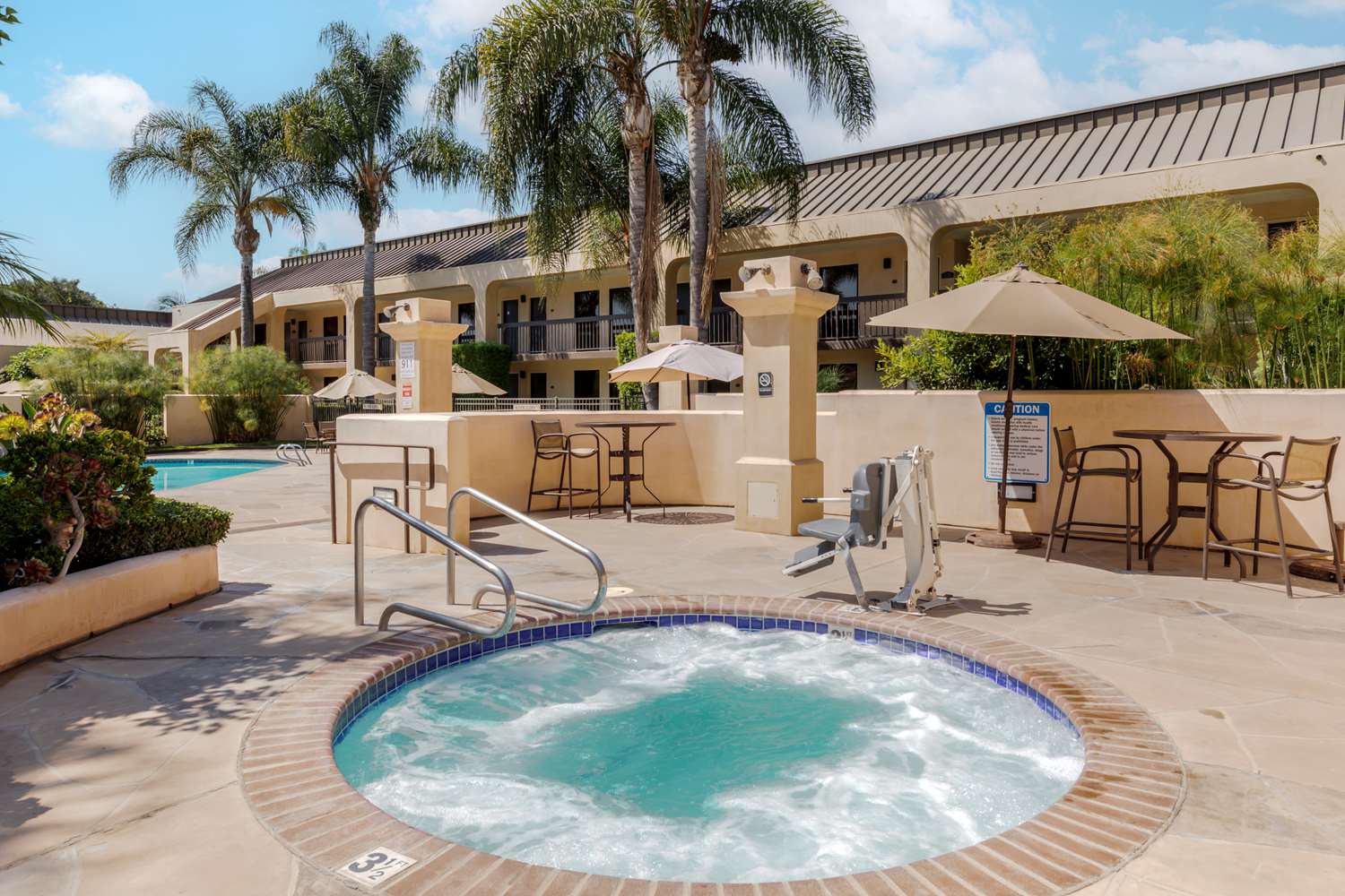 Best Western Plus South Coast Inn 69/72