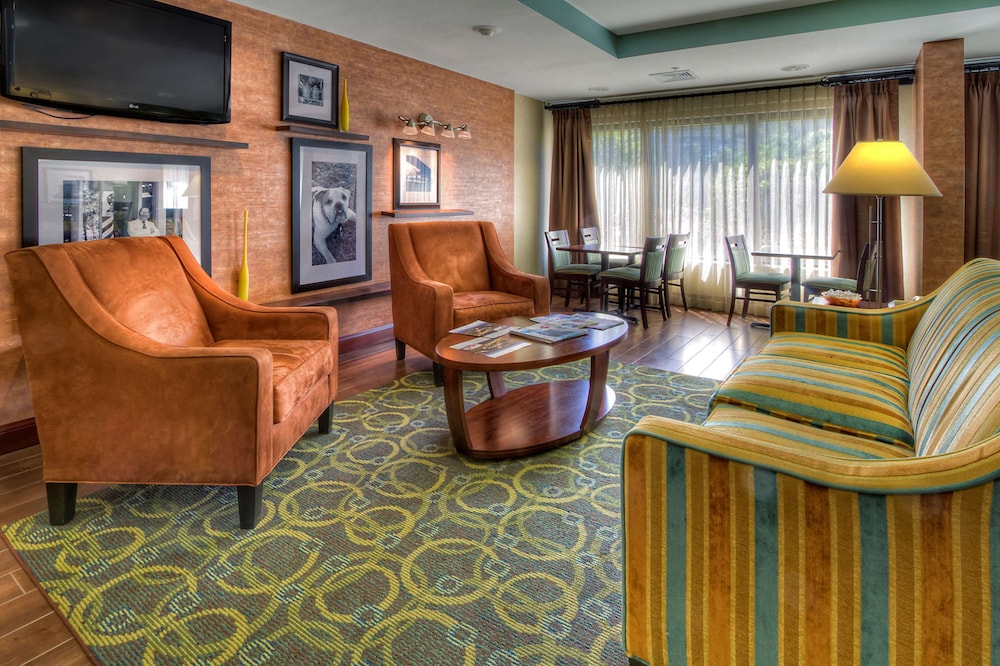 Hampton Inn Goldsboro 38/52