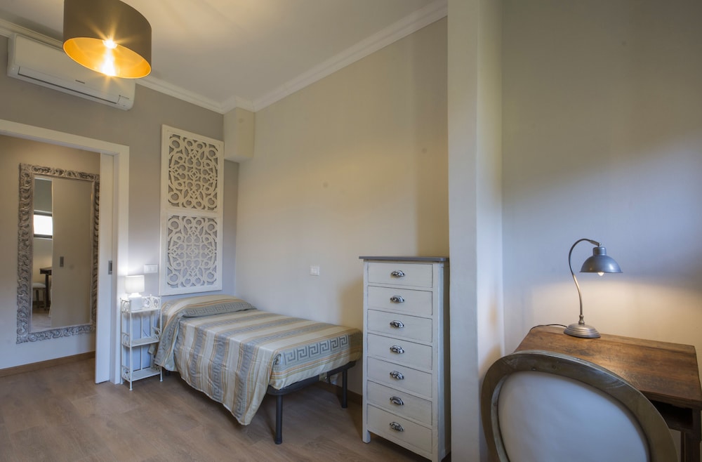 2 BEDROOMS, CONDO, ROMANTIC