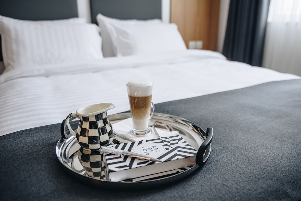 Ingate Hotel 24/50