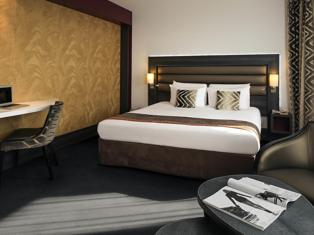 SUPERIOR, SUITE, KING BED